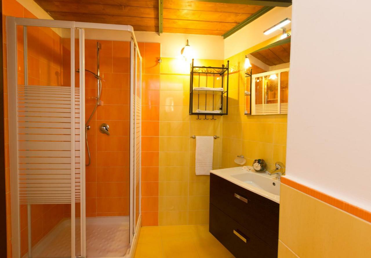 La Fontana Di Rua Catalana Apartment Naples Exterior photo